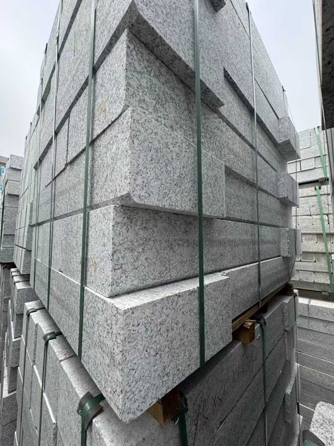 白城芝麻白路牙石 马路牙子