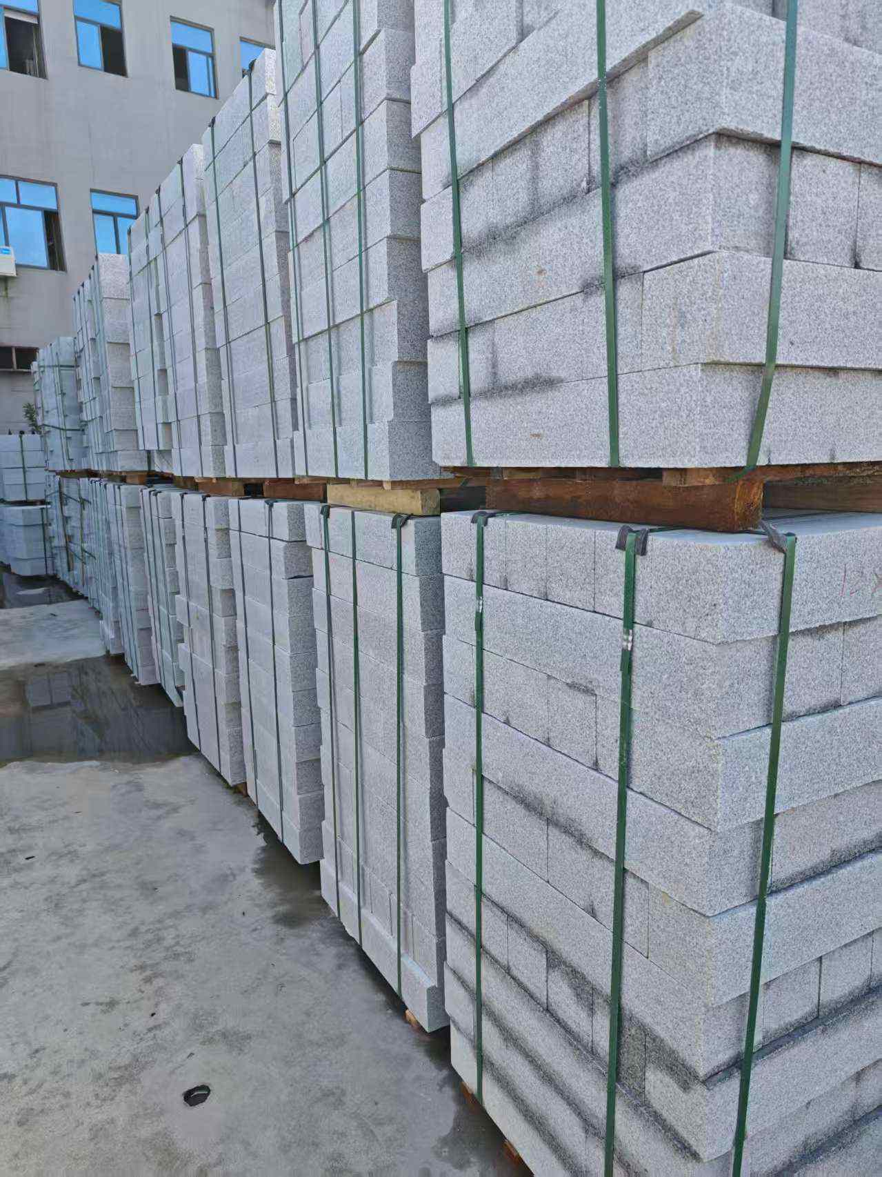 白城芝麻白路牙石，路侧石