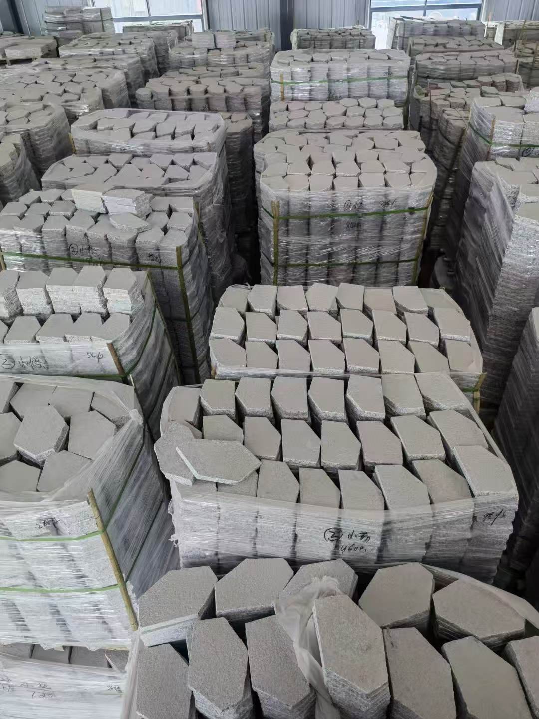 白城芝麻白石材冰裂纹，碎拼。