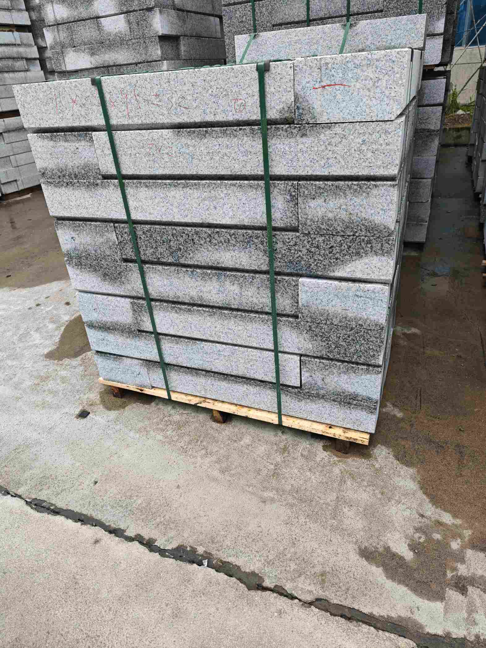 白城芙蓉白路牙石，马路牙子